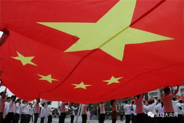 章鱼喷墨汁